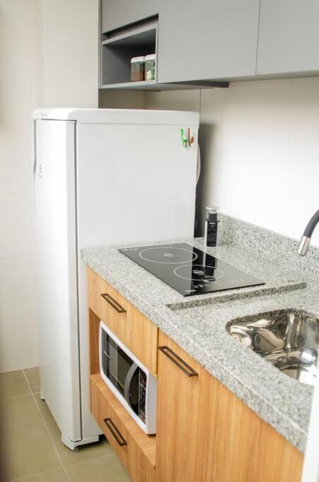 Apartamento Estudio Completo No Agua Verde, 1 Quadra Do Ipo